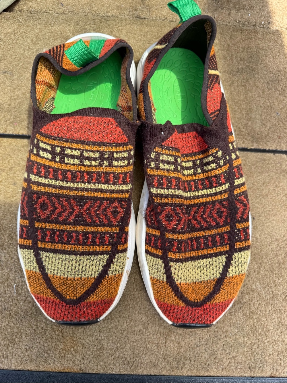 Patterned Slip-On Knit Sneakers in Green, Brown & Orange Mens 10/Womans 11.5